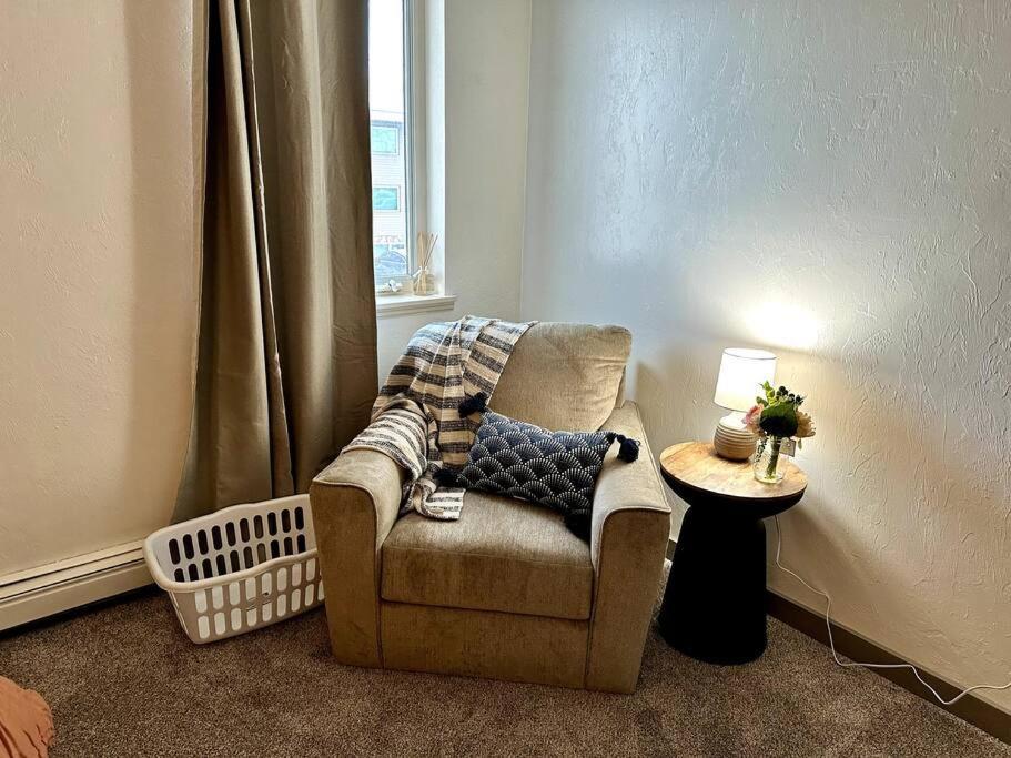 Comfortable 2Br Apt Central فيربانكس المظهر الخارجي الصورة