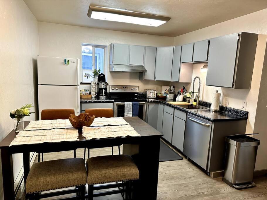 Comfortable 2Br Apt Central فيربانكس المظهر الخارجي الصورة
