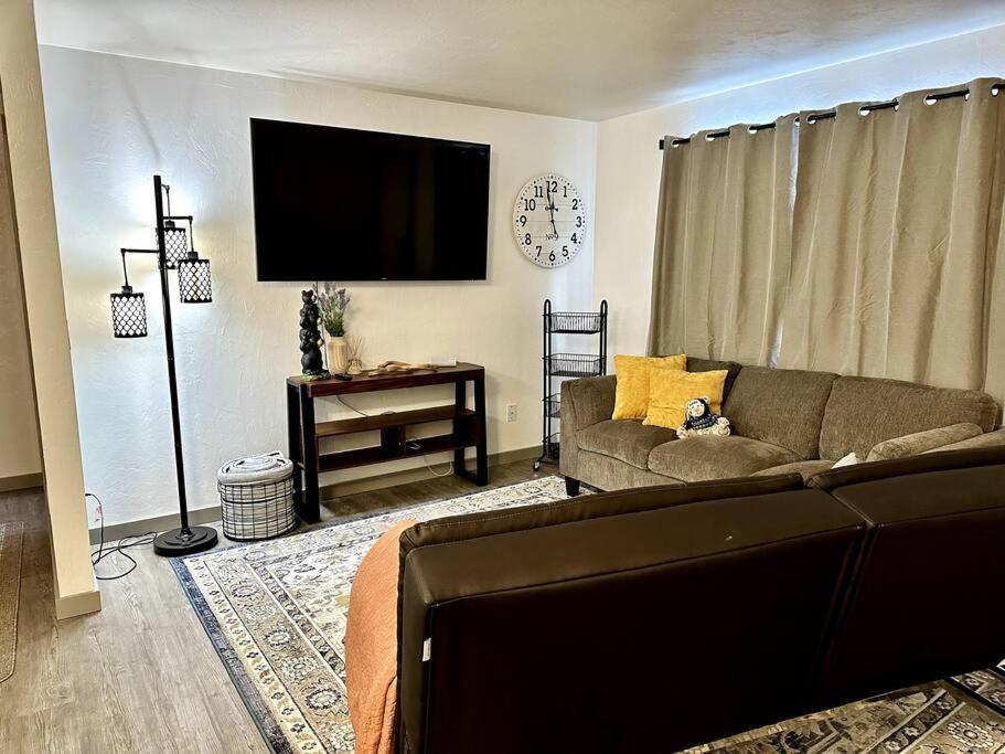 Comfortable 2Br Apt Central فيربانكس المظهر الخارجي الصورة